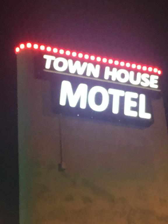 Town House Motel Lynwood Exterior foto